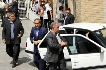 حضور در ستاد انتخابات