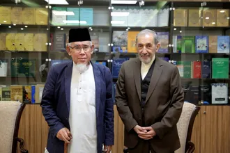 گزارش تصویری دیدار عزمی عبدالحمید با دکتر علی اکبر ولایتی