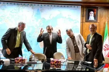 دیدار مسئولان، فرهیختگان و اصحاب رسانه سوریه با ولایتی/عکس