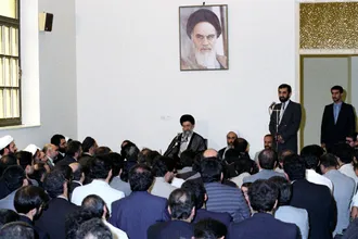 تصاویری از دکتر علی اکبر ولایتی در کنار رهبر شهید انقلاب دوران رهبری