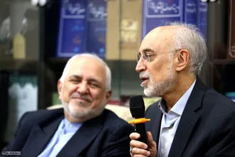 دیدار پیشکسوتان وزارت امور خارجه با دکتر ولایتی در تاریخ هفدهم فروردین ۱۴۰۴