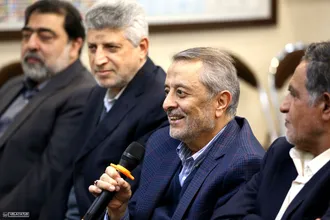 دیدار پیشکسوتان وزارت امور خارجه با دکتر ولایتی در تاریخ هفدهم فروردین ۱۴۰۴