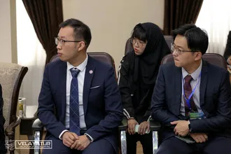 دیدار جمعی از اساتید و دانشجویان دانشگاه پکن با دکتر ولایتی