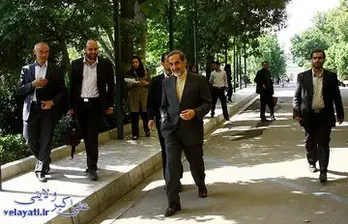 تصاویر/حاشیه&zwnj;های حضور دکتر ولایتی در دانشگاه تهران