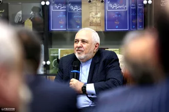 دیدار پیشکسوتان وزارت امور خارجه با دکتر ولایتی در تاریخ هفدهم فروردین ۱۴۰۴