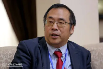 دیدار جمعی از اساتید و دانشجویان دانشگاه پکن با دکتر ولایتی