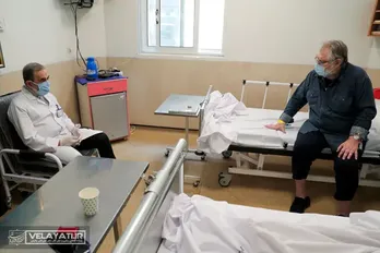 عیادت دکتر ولایتی و بررسی روند درمانی دکترنادر طالب زاده