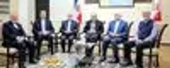 دیدار وزیر امور خارجه به همراه وزرای امور خارجه سابق جمهوری اسلامی ایران با دکتر علی اکبر ولایتی