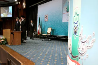 تصاویری از دکتر علی اکبر ولایتی در کنار رهبر شهید انقلاب دوران رهبری