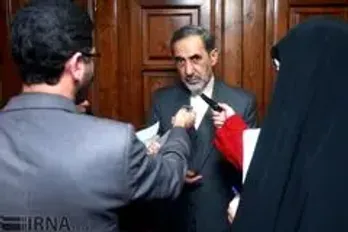 دفاع ولایتی از عملکرد ظریف و هشدار به سران آمریکا