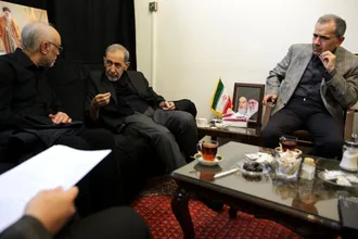 دیدار آقایان دکتر صالحی دکتر سنایی و دکتر تخت روانچی با دکتر ولایتی