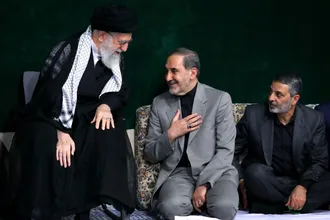 تصاویری از دکتر علی اکبر ولایتی در کنار رهبر شهید انقلاب دوران رهبری