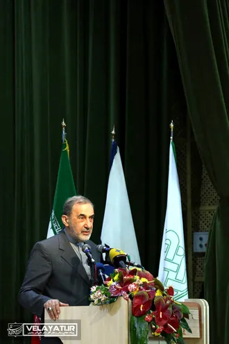 برگزیدگان آثار حوزه مطالعات انقلاب اسلامی در همایش چلچراغ