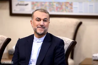 دیدار وزیر امور خارجه به همراه وزرای امور خارجه سابق جمهوری اسلامی ایران با دکتر علی اکبر ولایتی