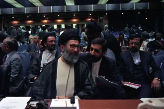 تصاویری از دکتر علی اکبر ولایتی در کنار رهبر شهید انقلاب دوران ریاست جمهوری