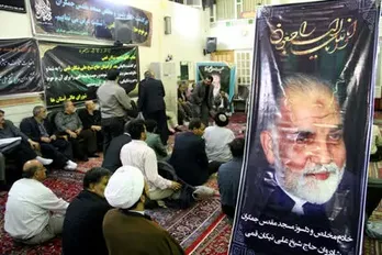 حضور دکتر ولایتی در مراسم ختم مرحوم نیکان قمی