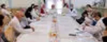 جلسه شورای علمی بیمارستان مسیح دانشوری به ریاست دکتر ولایتی با محوریت کرونا برگزار شد