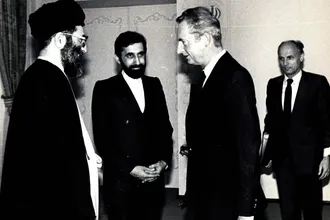 تصاویری از دکتر علی اکبر ولایتی در کنار رهبر شهید انقلاب دوران ریاست جمهوری