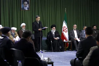 تصاویری از دکتر علی اکبر ولایتی در کنار رهبر شهید انقلاب دوران رهبری