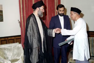 تصاویری از دکتر علی اکبر ولایتی در کنار رهبر شهید انقلاب دوران ریاست جمهوری