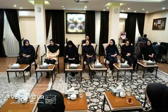 گزارش تصویری دیدار جمعی از پرستاران با دکتر ولایتی به مناسبت روز پرستار