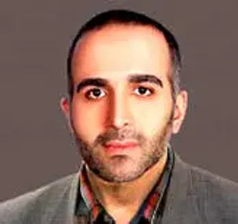 نقد وادی حرمت قلم است، نه تاختن و توهین