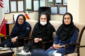 گزارش تصویری دیدار جمعی از پرستاران با دکتر ولایتی به مناسبت روز پرستار